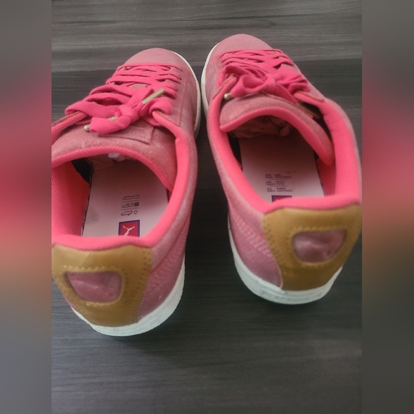 Puma - Picture 2 of 3